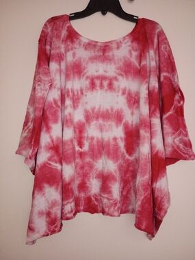Women's Red Tie-Dye Scoop Neck Tunic Ptp 23